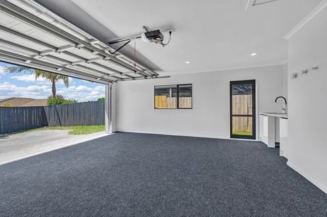 Photo of property in 60 Robert Ross Place, Clendon Park, Auckland, 2103