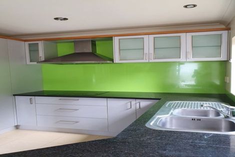 Photo of property in 52b Royal View Road, Te Atatu South, Auckland, 0610