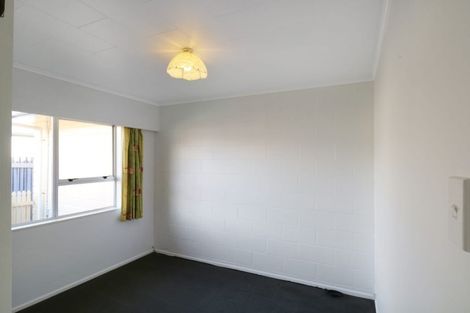 Photo of property in 50b Whites Line West, Woburn, Lower Hutt, 5010