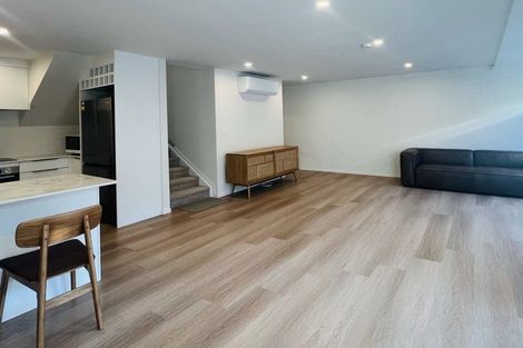 Photo of property in 5/11 Rengarenga Rise, Fairview Heights, Auckland, 0632