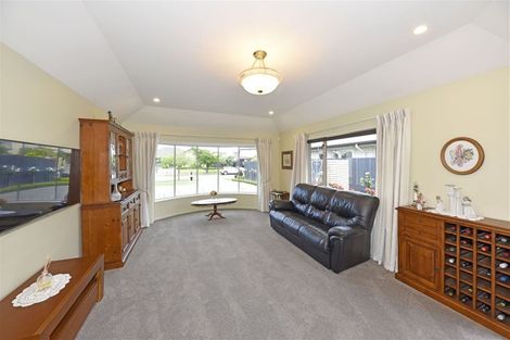 Photo of property in 53 Skyedale Drive, Harewood, Christchurch, 8051