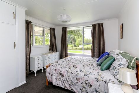 Photo of property in 2 Tayler Street, Eltham, 4322