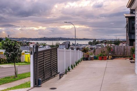 Photo of property in 48 Eighth View Avenue, Beachlands, Auckland, 2018