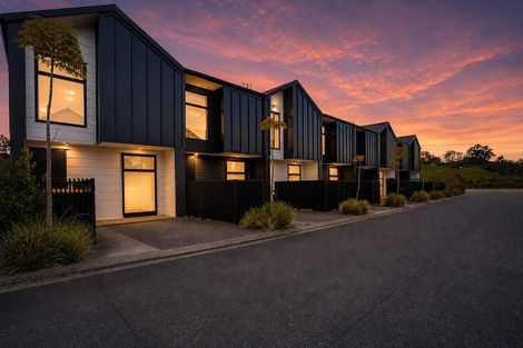 Photo of property in 2 Tuputupu Drive, Kumeu, 0810