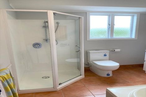 Photo of property in 20 Taipari Road, Te Atatu Peninsula, Auckland, 0610