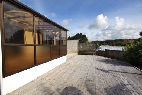 Photo of property in 17 Sabot Place, Massey, Auckland, 0614