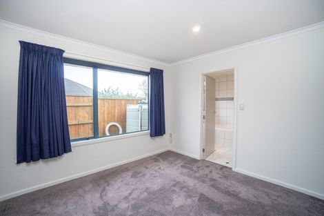Photo of property in 64 Royal Oak Drive, Kelvin Grove, Palmerston North, 4414