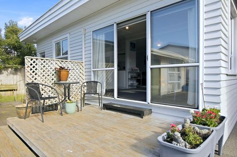 Photo of property in 1/5 Rainsford Street, Moturoa, New Plymouth, 4310