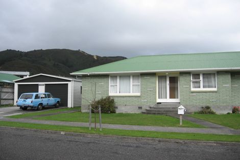 Photo of property in 12/11 Glen Alice Grove, Naenae, Lower Hutt, 5011