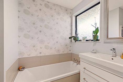 Photo of property in 2/135 Sawyers Arms Road, Northcote, Christchurch, 8052