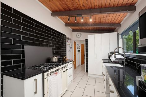 Photo of property in 2 Raelene Place, Massey, Auckland, 0614