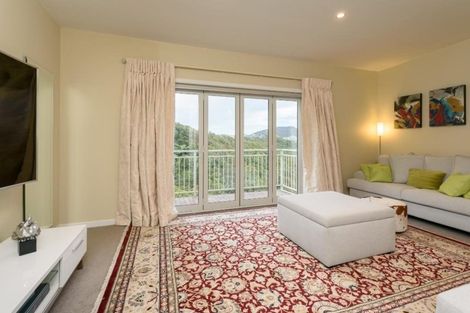 Photo of property in 8 Mewburn Rise, Karori, Wellington, 6012