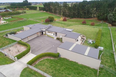 Photo of property in 49 Tutakarae Road, Kelvin Grove, Palmerston North, 4470