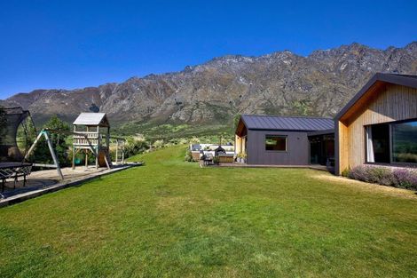Photo of property in 6 Stockyard Lane, Jacks Point, Queenstown, 9371