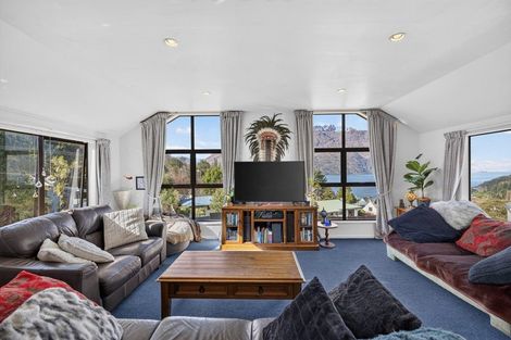 Photo of property in 5 Arawata Terrace, Fernhill, Queenstown, 9300