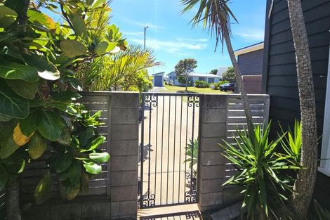 Photo of property in 128 Harbour Drive, Matarangi, Whitianga, 3592