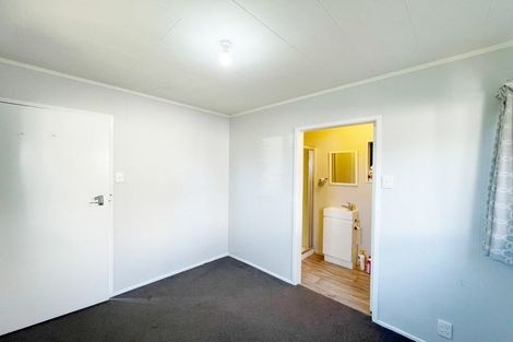 Photo of property in 5 Rondorlyn Place, Manurewa, Auckland, 2102