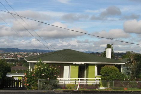Photo of property in 76 Bradbury Road, Botany Downs, Auckland, 2010