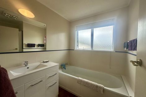 Photo of property in 22 Denver Grove, Totara Park, Upper Hutt, 5018