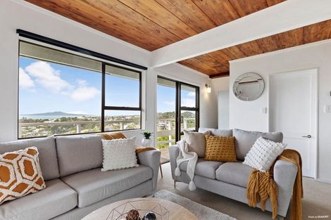 Photo of property in 166 Browns Bay Road, Murrays Bay, Auckland, 0630