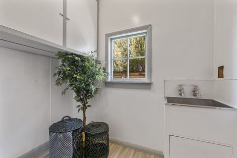 Photo of property in 164 Mangorei Road, Merrilands, New Plymouth, 4312