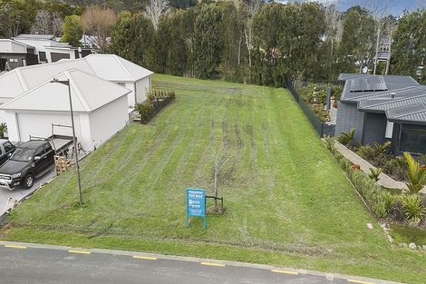 Photo of property in 6 Awanui Crescent, Matakana, 0985