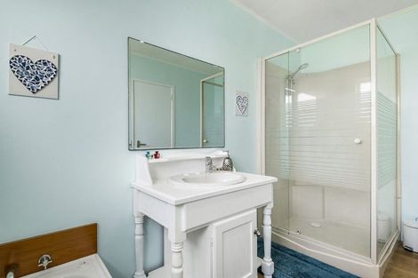 Photo of property in 7 Parakai Avenue, Parakai, 0830