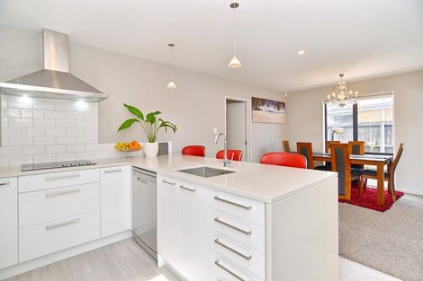 Photo of property in 2 Strone Close, Broomfield, Christchurch, 8042