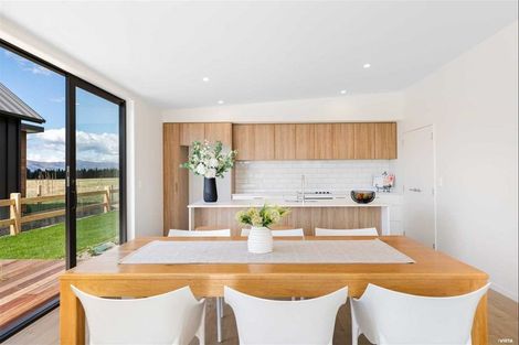 Photo of property in 6 Wallace Place, Wanaka, 9305