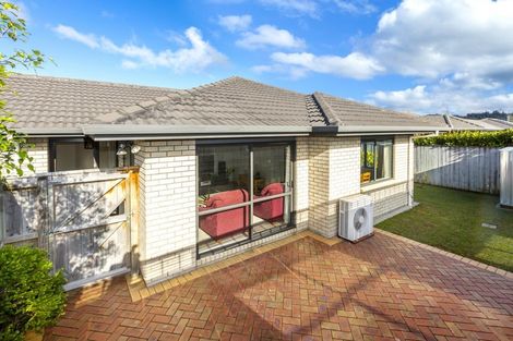 Photo of property in 2 Percy Kinsman Crescent, Riverstone Terraces, Upper Hutt, 5018