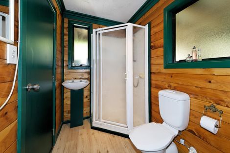 Photo of property in 40 Wood Bay Road, Titirangi, Auckland, 0604