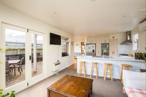 Photo of property in 180 Brooklands Road, Vogeltown, New Plymouth, 4310