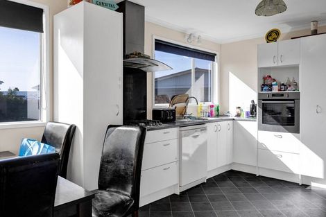 Photo of property in 2 Tawa Street, Hawera, 4610