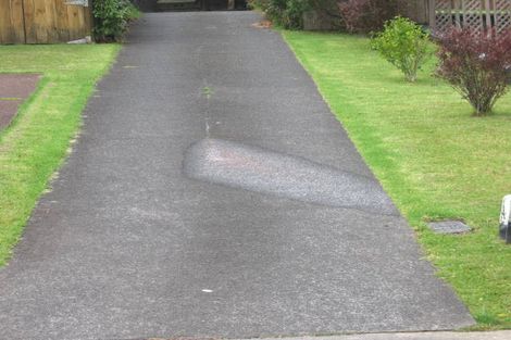 Photo of property in 94 Manhattan Heights, Glendene, Auckland, 0602