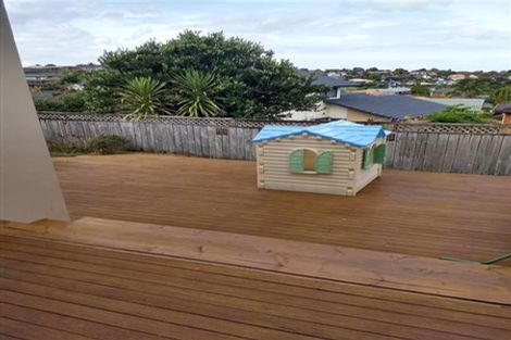 Photo of property in 6 San Valentino Drive, Henderson, Auckland, 0612