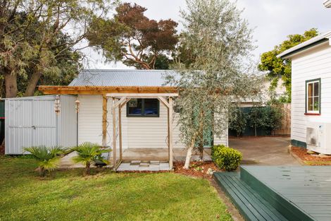 Photo of property in 16 Margaret Street, Roslyn, Palmerston North, 4414