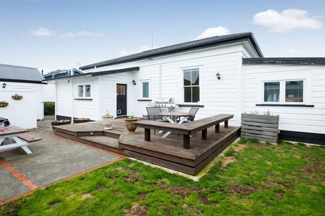 Photo of property in 11 Limbrick Street, Terrace End, Palmerston North, 4410