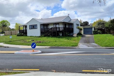 Photo of property in 2 West Harbour Drive, West Harbour, Auckland, 0618