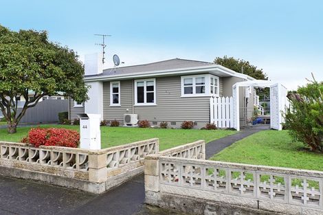 Photo of property in 44 Clarence Cox Crescent, Pirimai, Napier, 4112