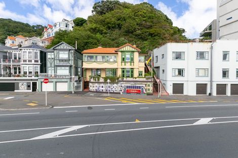 Photo of property in 186 Oriental Parade, Oriental Bay, Wellington, 6011