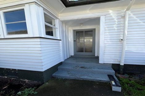 Photo of property in 2/23 Pitcairn Crescent, Bryndwr, Christchurch, 8053