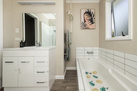 Photo of property in 109 Main Rd Clive, Clive, 4102