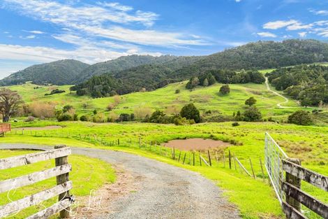 Photo of property in 260 Mountain Road, Maungaturoto, 0587