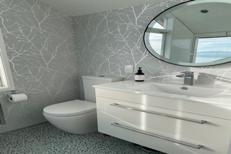 Photo of property in 17 Palliser Road, Roseneath, Wellington, 6011