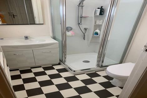 Photo of property in 82 Oriental Parade, Oriental Bay, Wellington, 6011