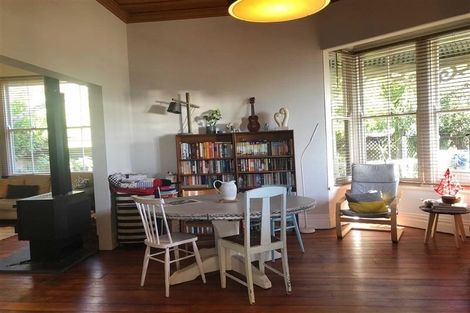 Photo of property in 129 Chaucer Road, Hospital Hill, Napier, 4110