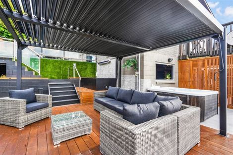 Photo of property in 10 Glendale Drive, Dinsdale, Hamilton, 3204