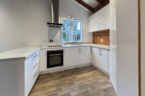 Photo of property in 17 Hookway Grove, Paraparaumu, 5032