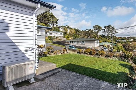 Photo of property in 23 Omega Street, Newlands, Wellington, 6037