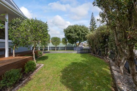 Photo of property in 50 Hollis Road, Paraparaumu Beach, Paraparaumu, 5032